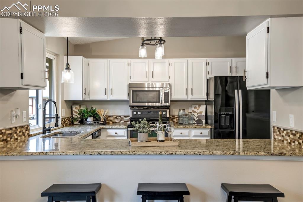 Image 4 of 29: Kitchen