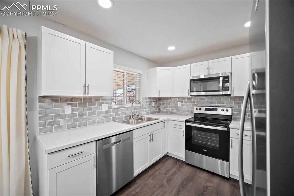 Image 10 of 38: Kitchen