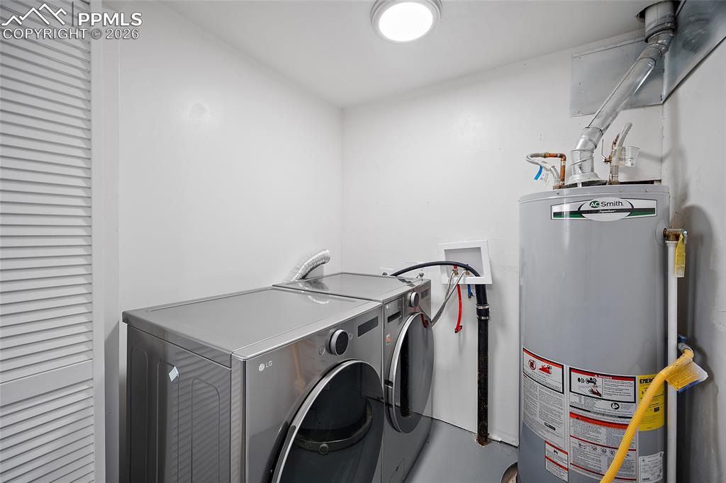 Image 20 of 38: Laundry