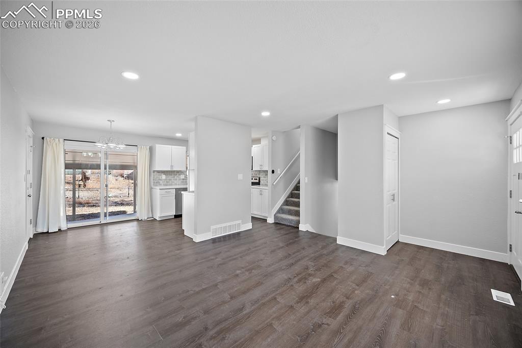 Image 28 of 38: Living Room