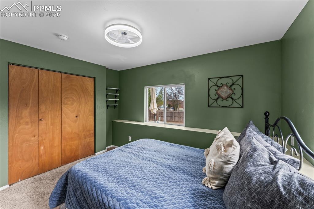 Image 19 of 30: Bedroom