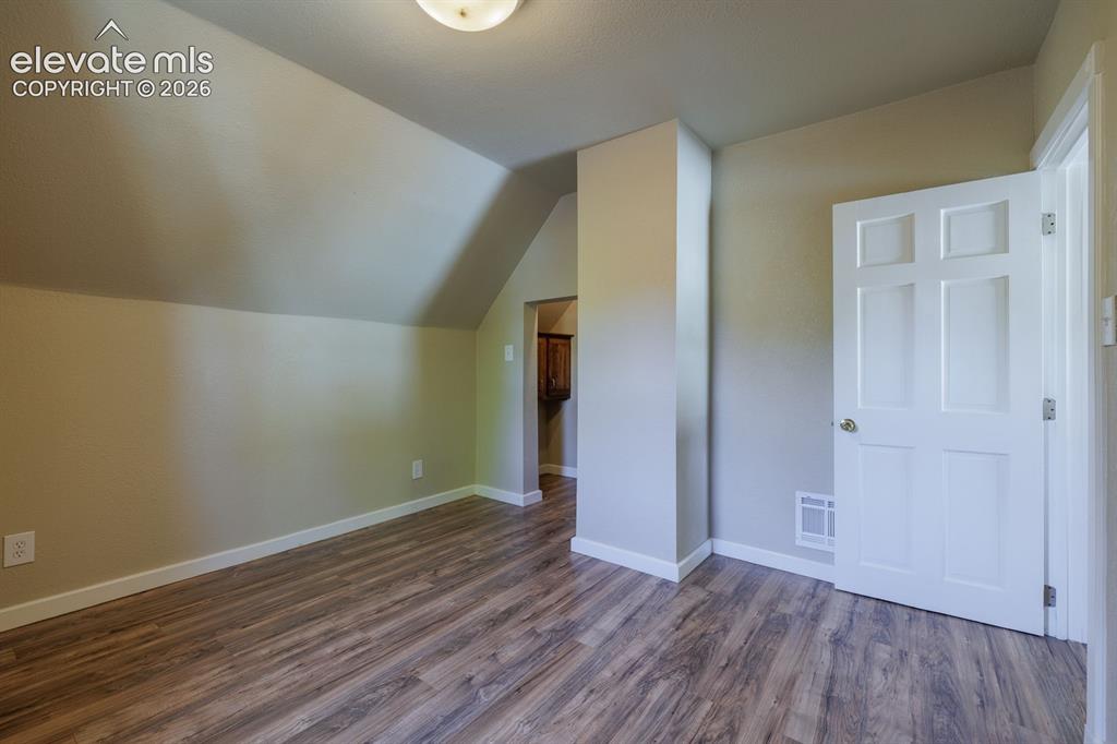 Image 19 of 45: Bonus Room