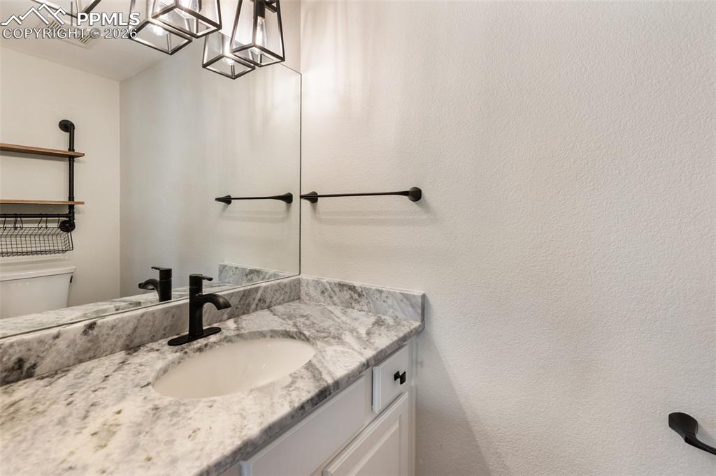 Image 13 of 47: Bathroom