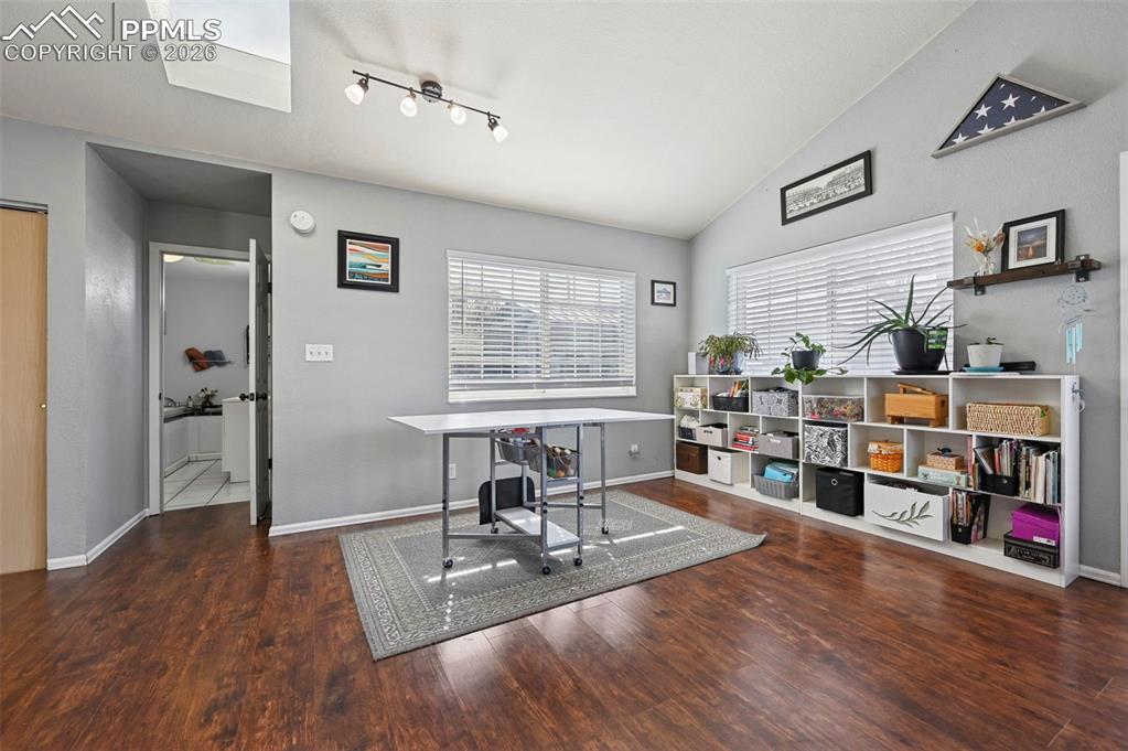 Image 24 of 41: Office