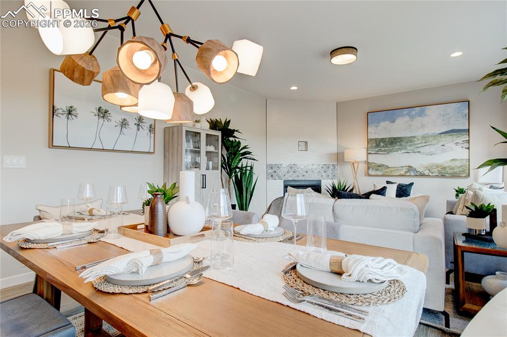 Image 10 of 28: Dining Area