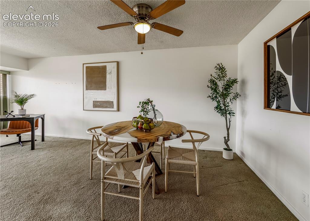 Image 14 of 34: Dining Area
