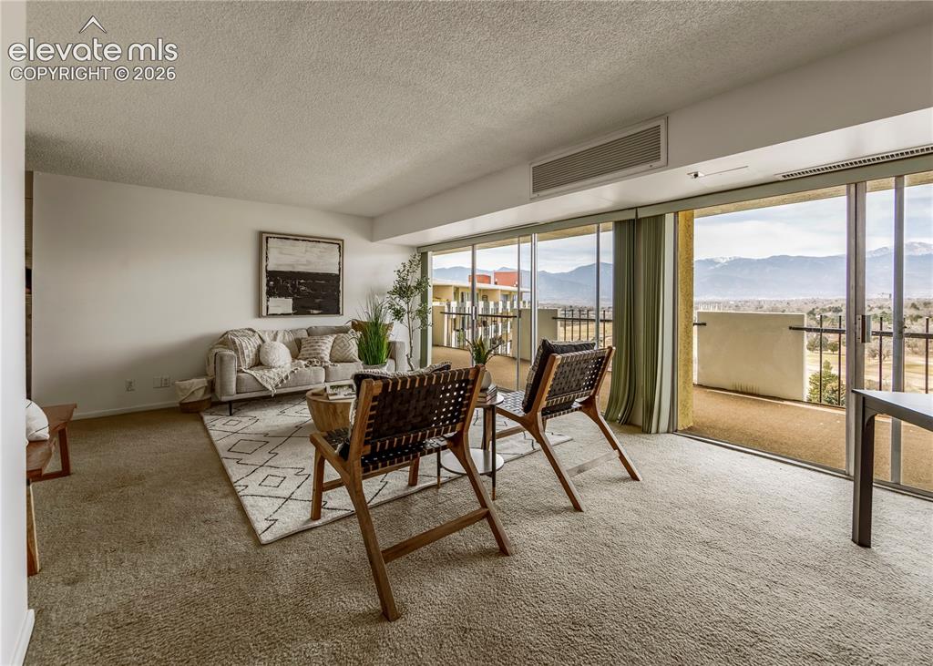 Image 8 of 34: Dining Area