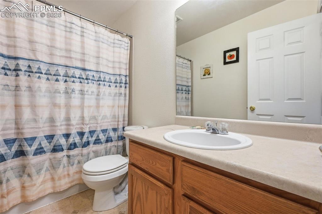 Image 15 of 18: Full bathroom on upper level