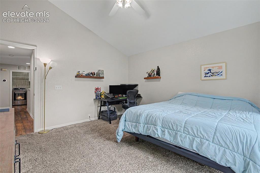 Image 14 of 41: Bedroom