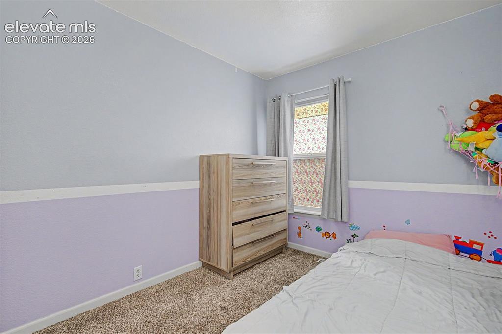 Image 18 of 41: Bedroom