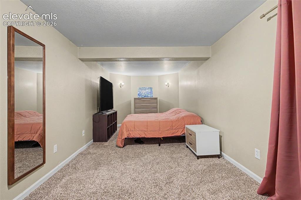 Image 32 of 41: Bedroom
