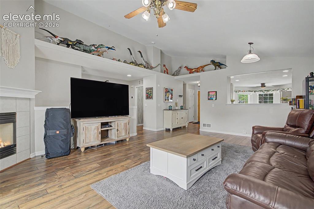 Image 4 of 41: Living Room