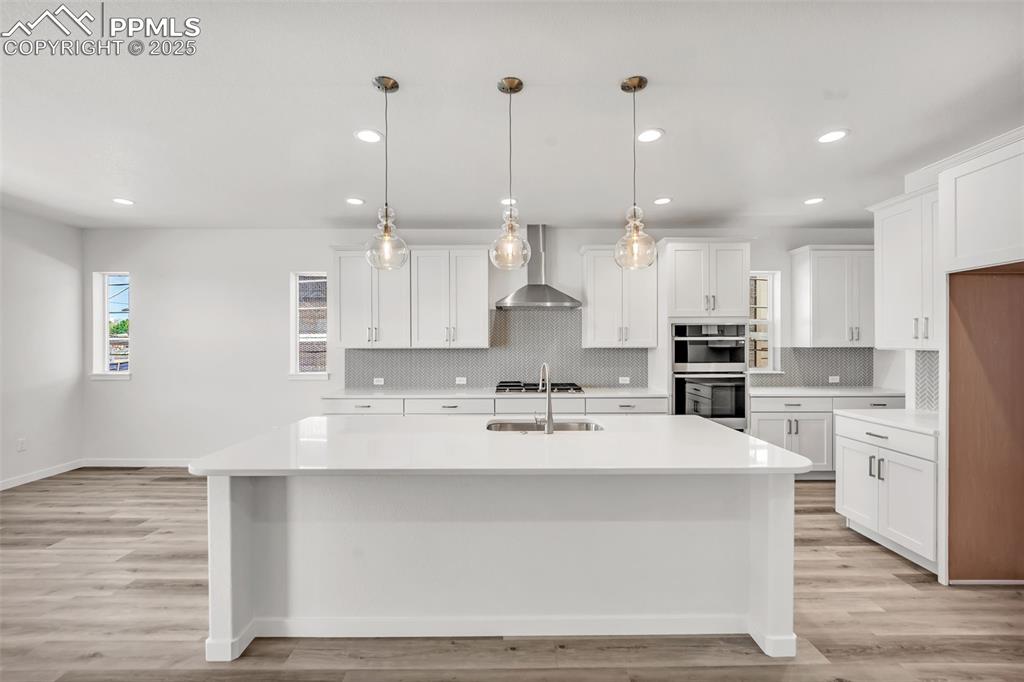 Image 8 of 42: Kitchen
