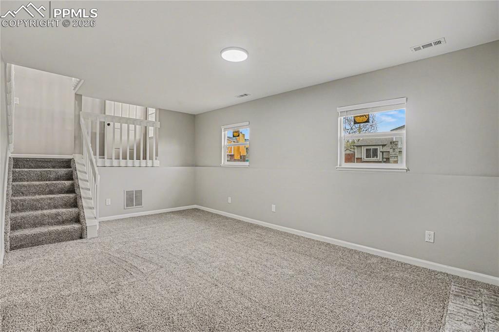 Image 29 of 34: Family Room