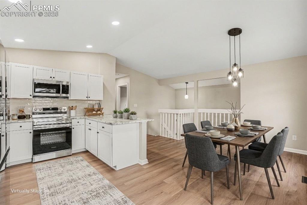 Image 3 of 34: Kitchen