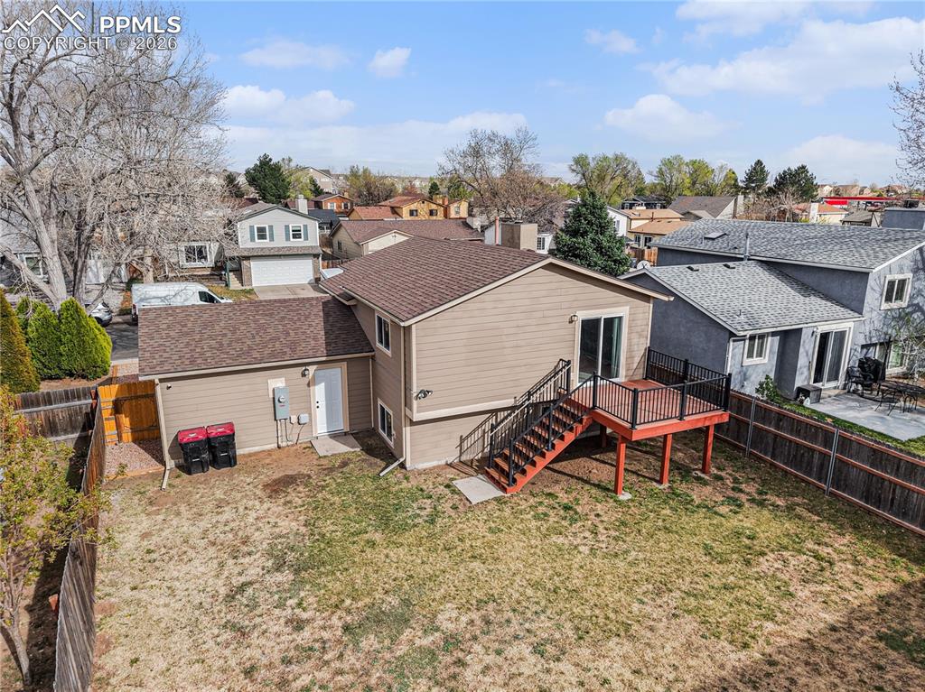 Image 32 of 34: Back of Structure