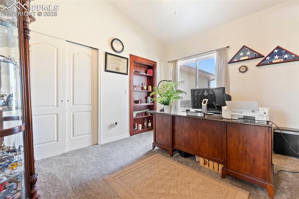 Image 12 of 40: Office