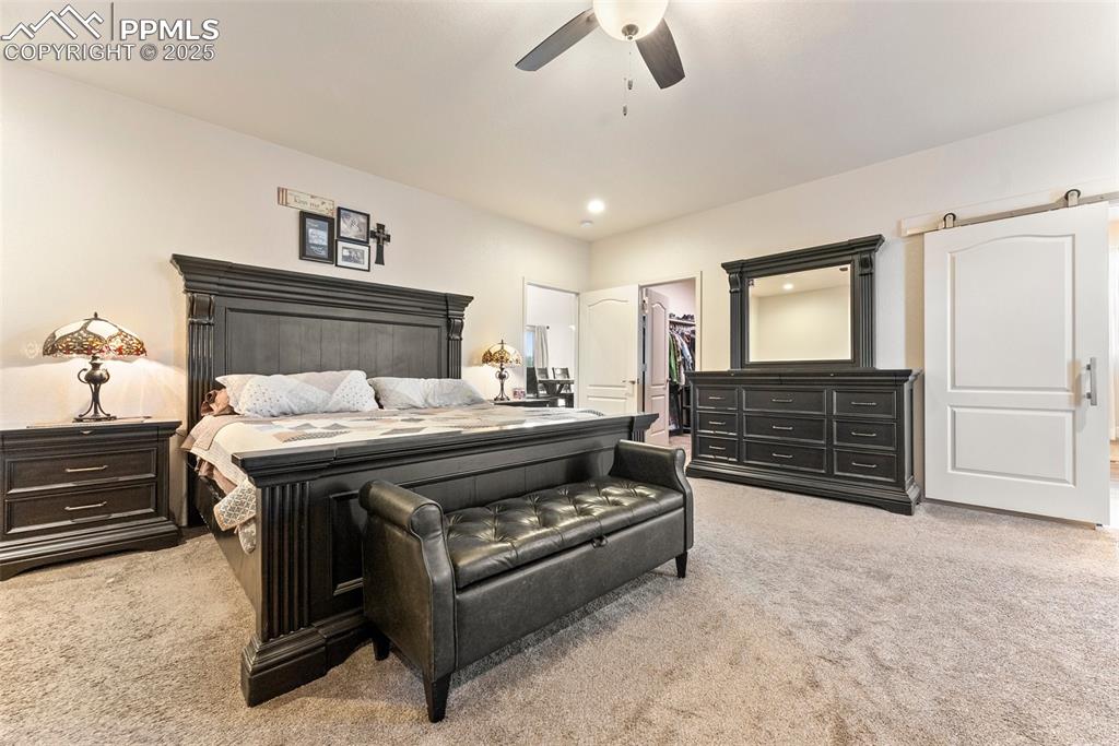 Image 14 of 40: Bedroom