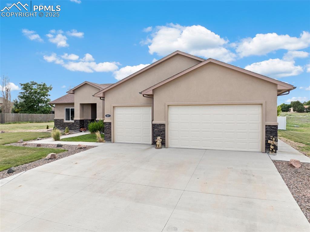 Image 31 of 40: Front of Structure