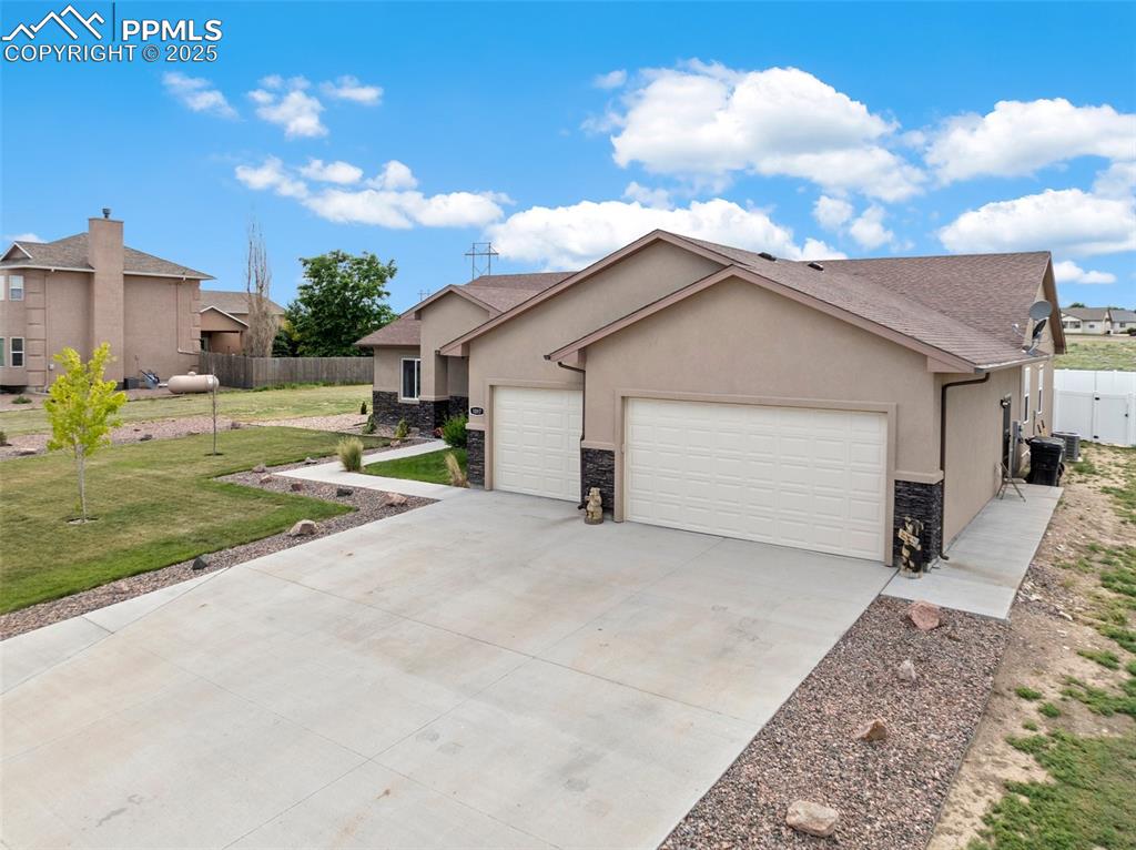 Image 35 of 40: Front of Structure