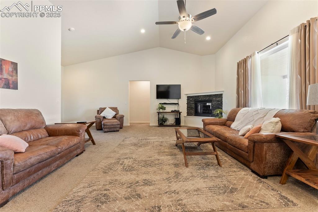 Image 6 of 40: Living Room