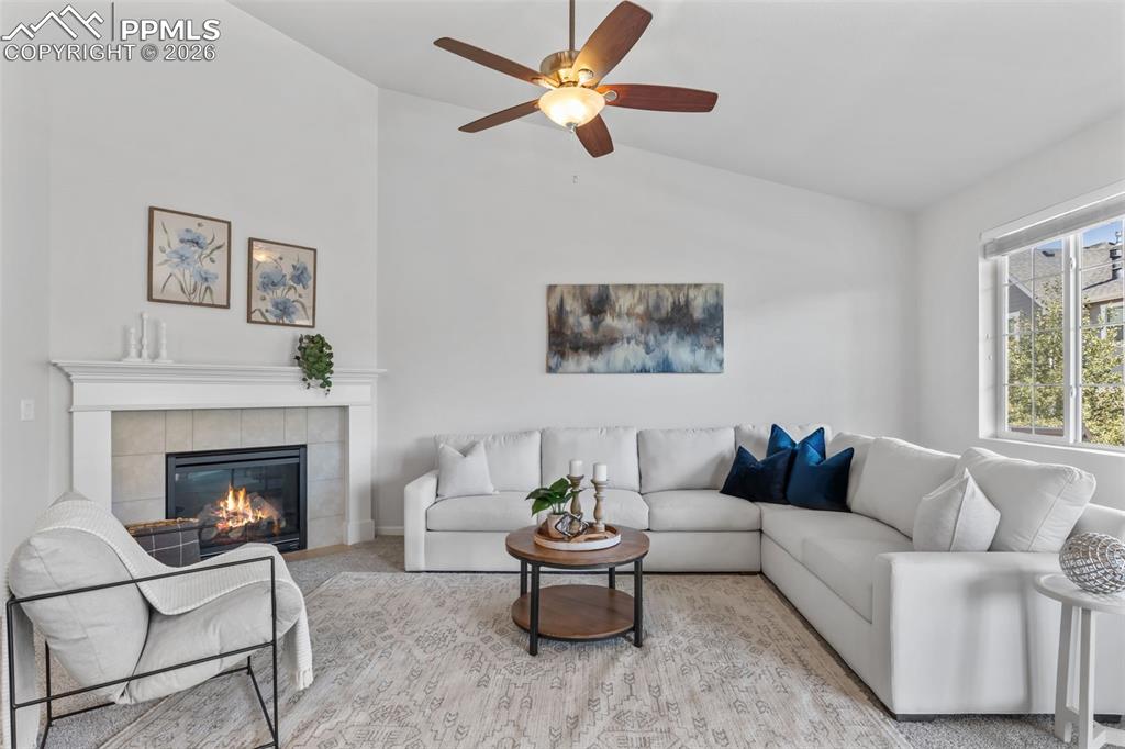 Image 14 of 50: Living Room