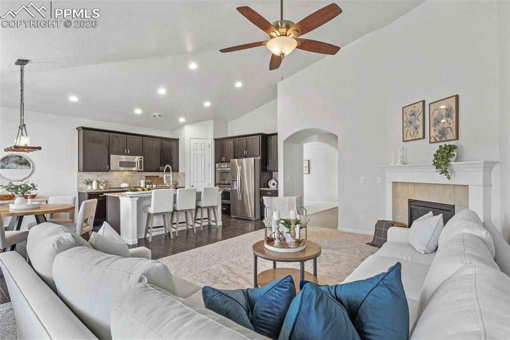 Image 16 of 50: Living Room