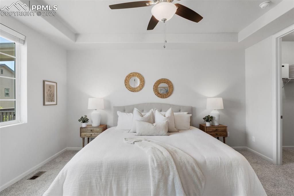 Image 27 of 50: Bedroom