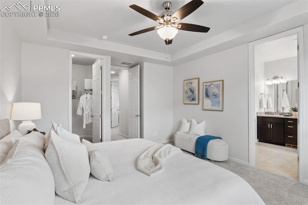 Image 28 of 50: Bedroom