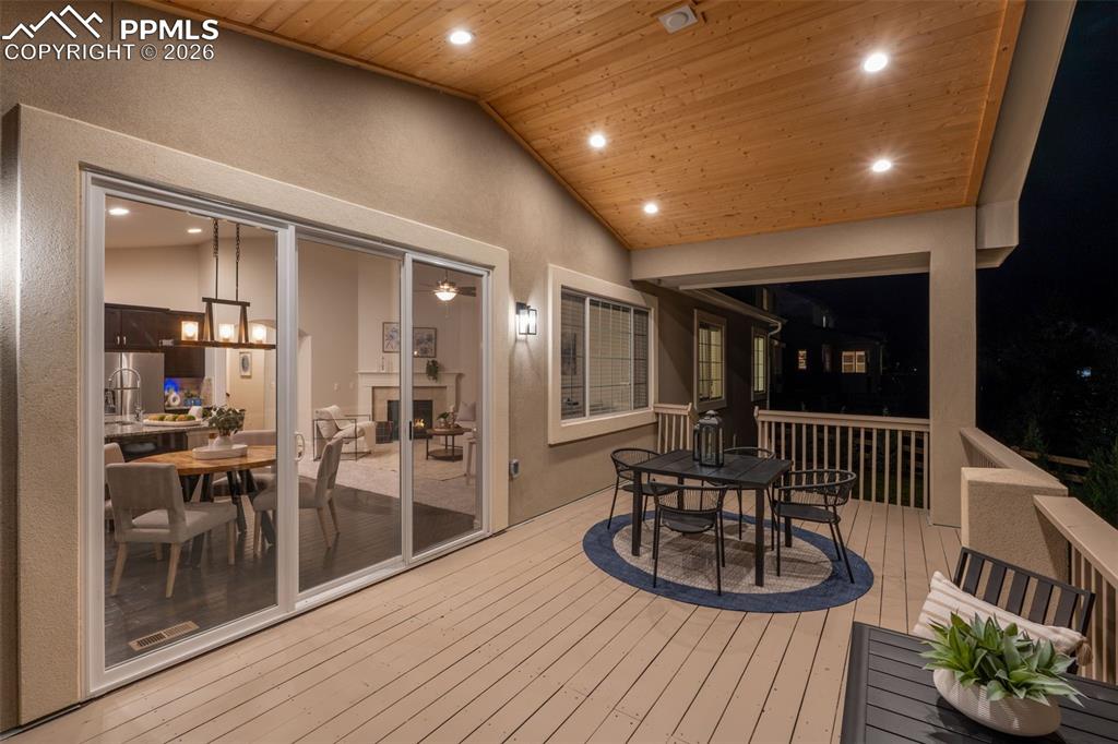 Image 47 of 50: Deck