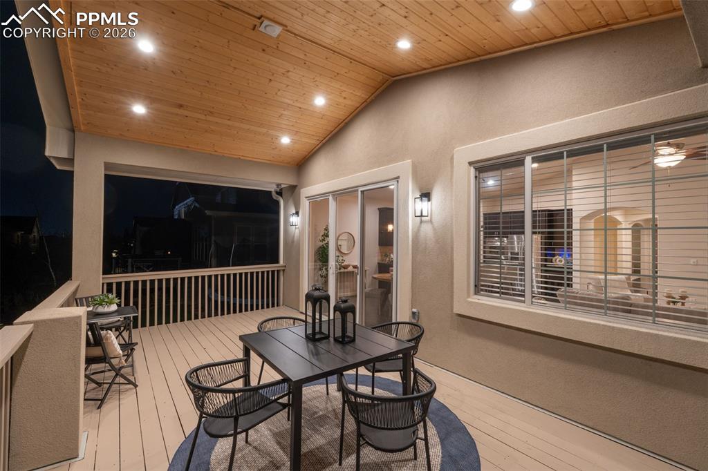 Image 48 of 50: Deck