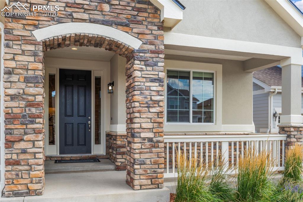 Image 5 of 50: Entry