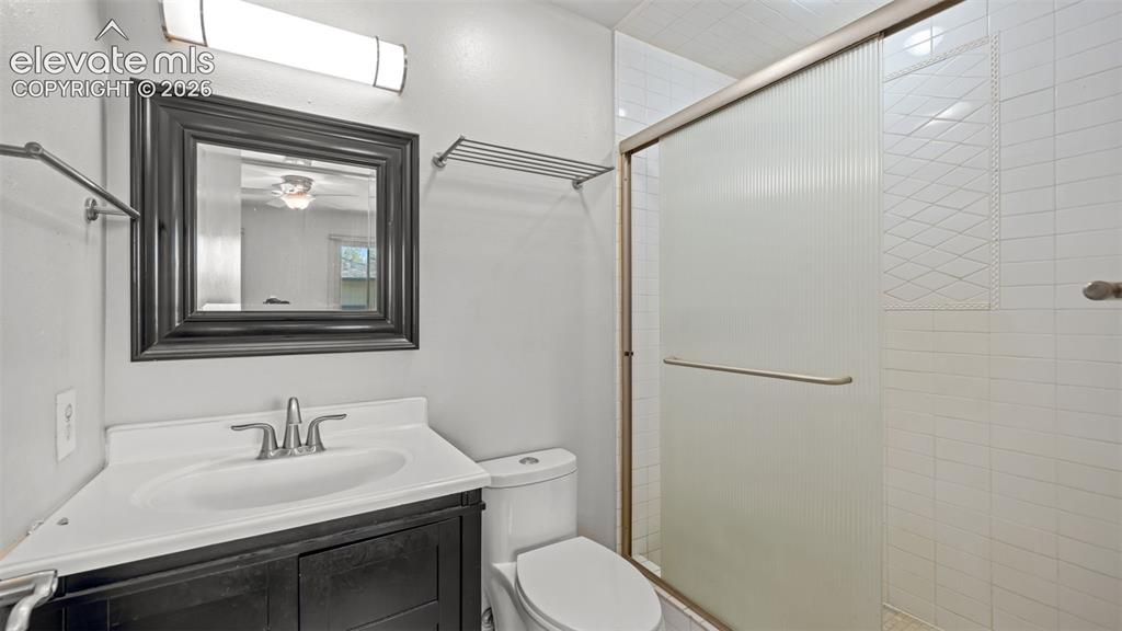 Image 22 of 43: Bathroom