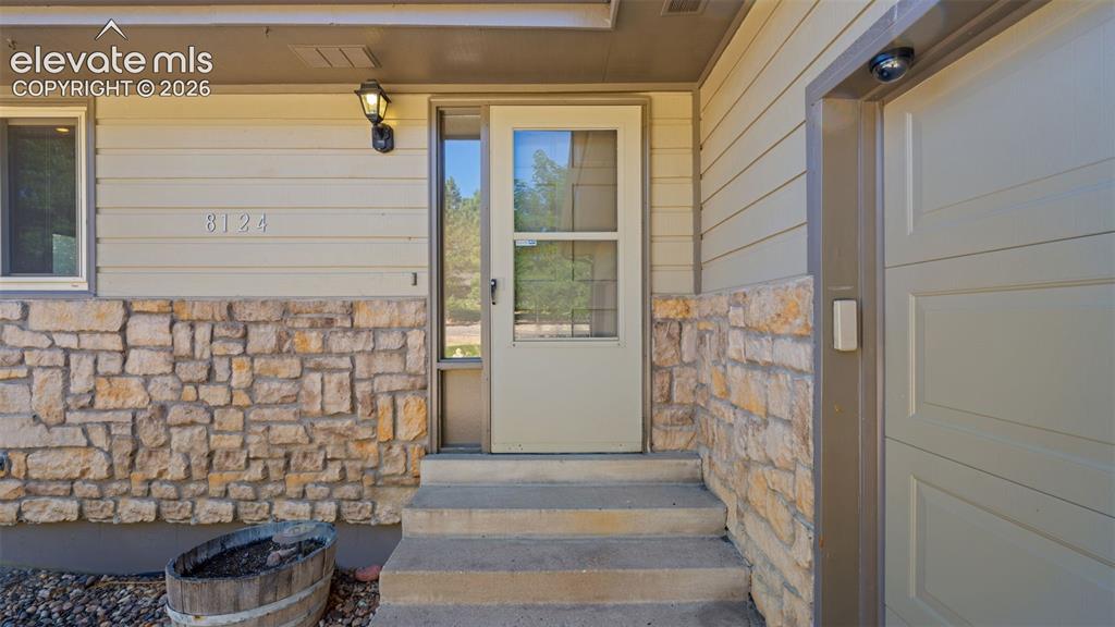 Image 4 of 43: Entry