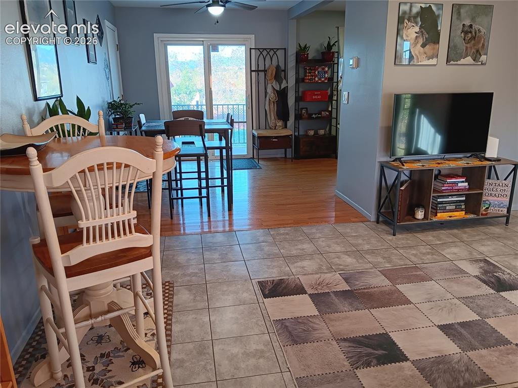 Image 11 of 37: Dining Area