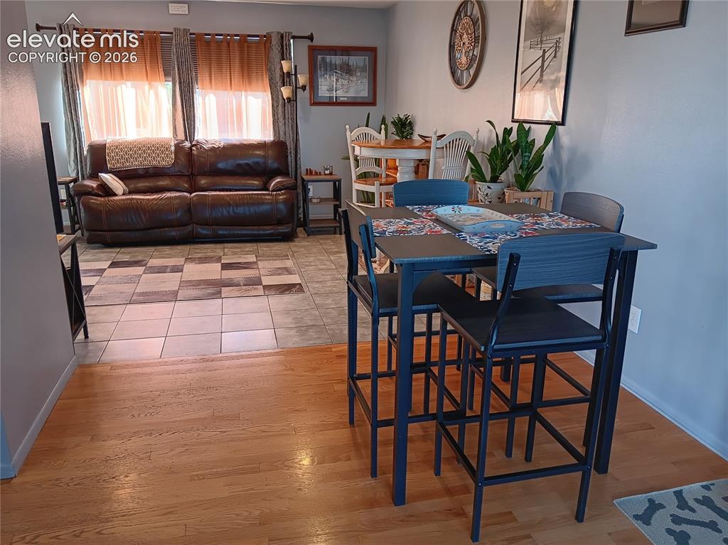 Image 14 of 37: Dining Area