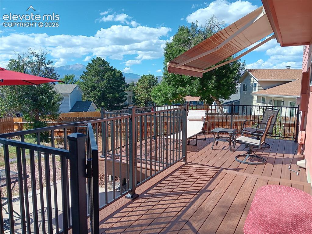 Image 5 of 37: Deck