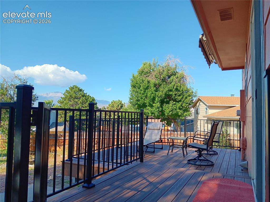 Image 6 of 37: Deck