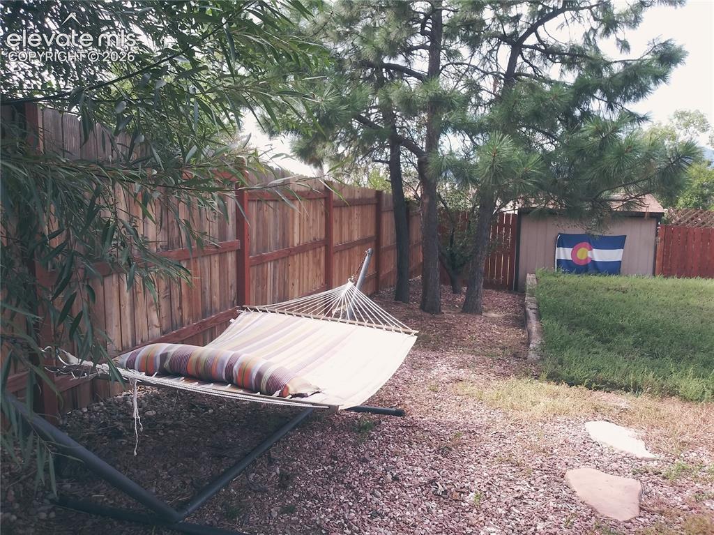 Image 8 of 37: Yard