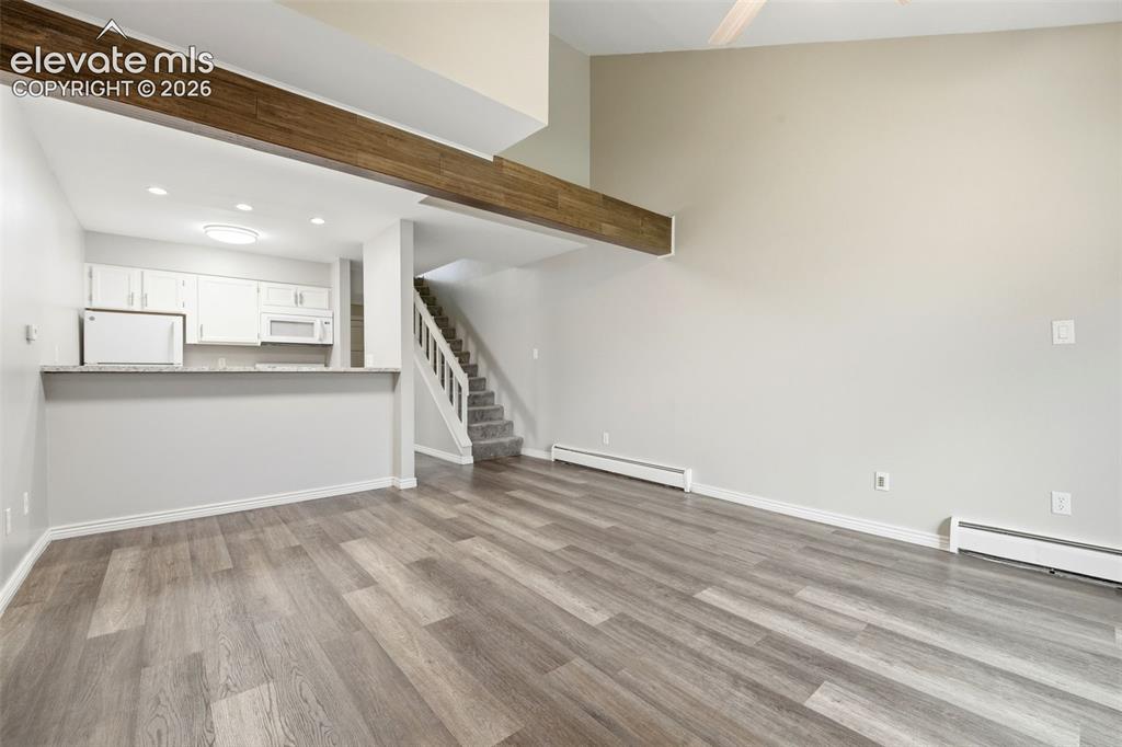 Image 9 of 44: Dining Area