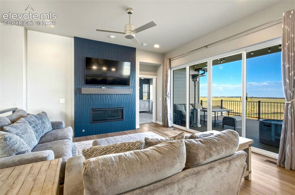 Image 11 of 50: Living Room