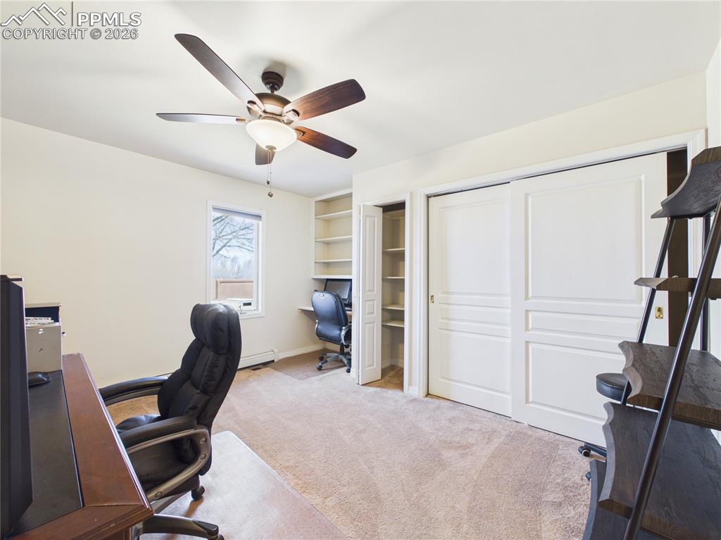 Image 23 of 48: Office