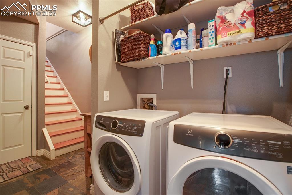 Image 28 of 32: Laundry