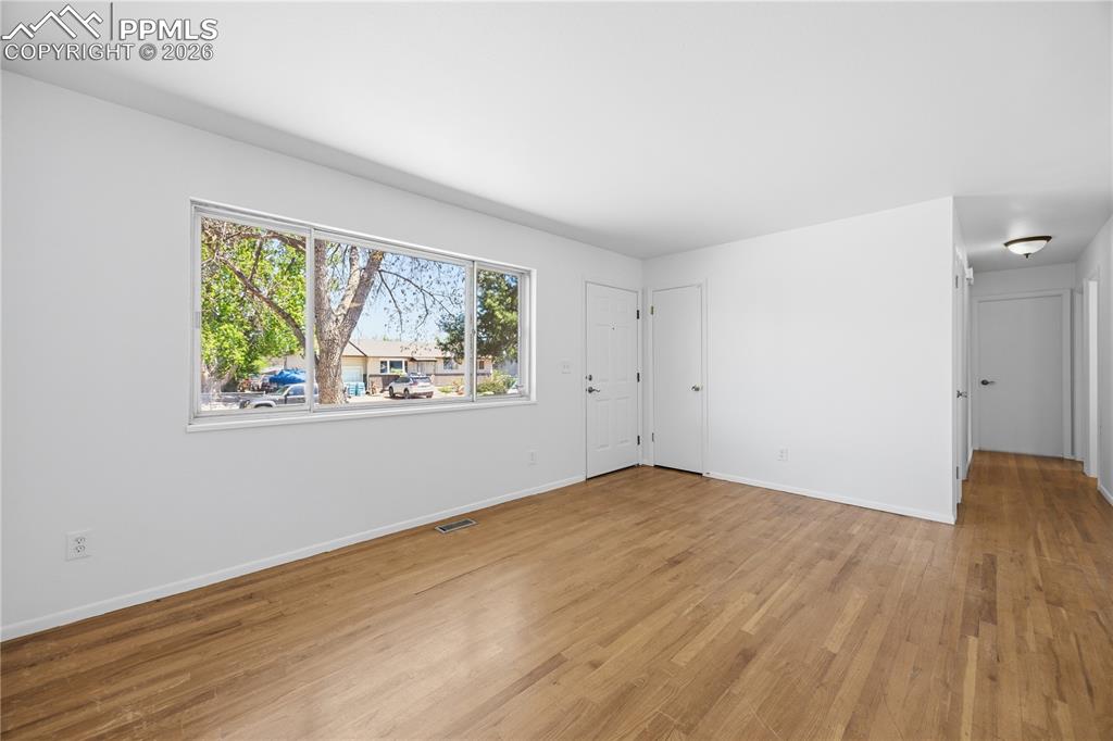 Image 3 of 33: Virtually Staged