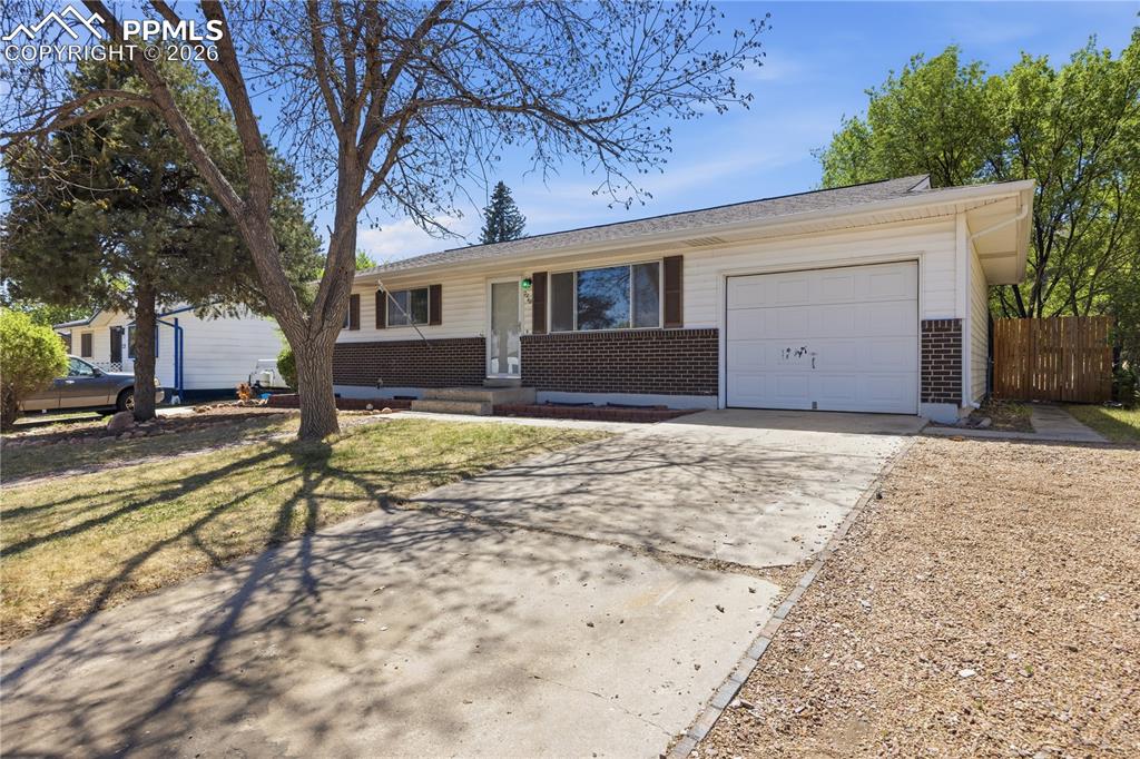 Image 7 of 33: Front of Structure