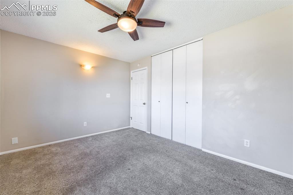 Image 19 of 50: Bedroom