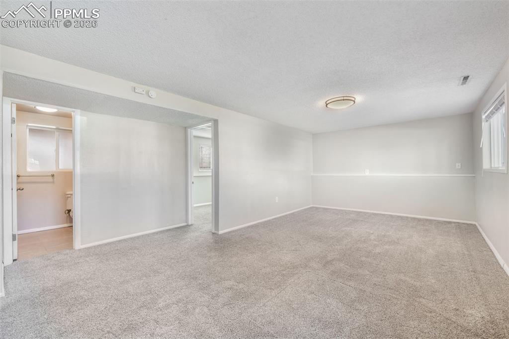 Image 21 of 50: Bedroom