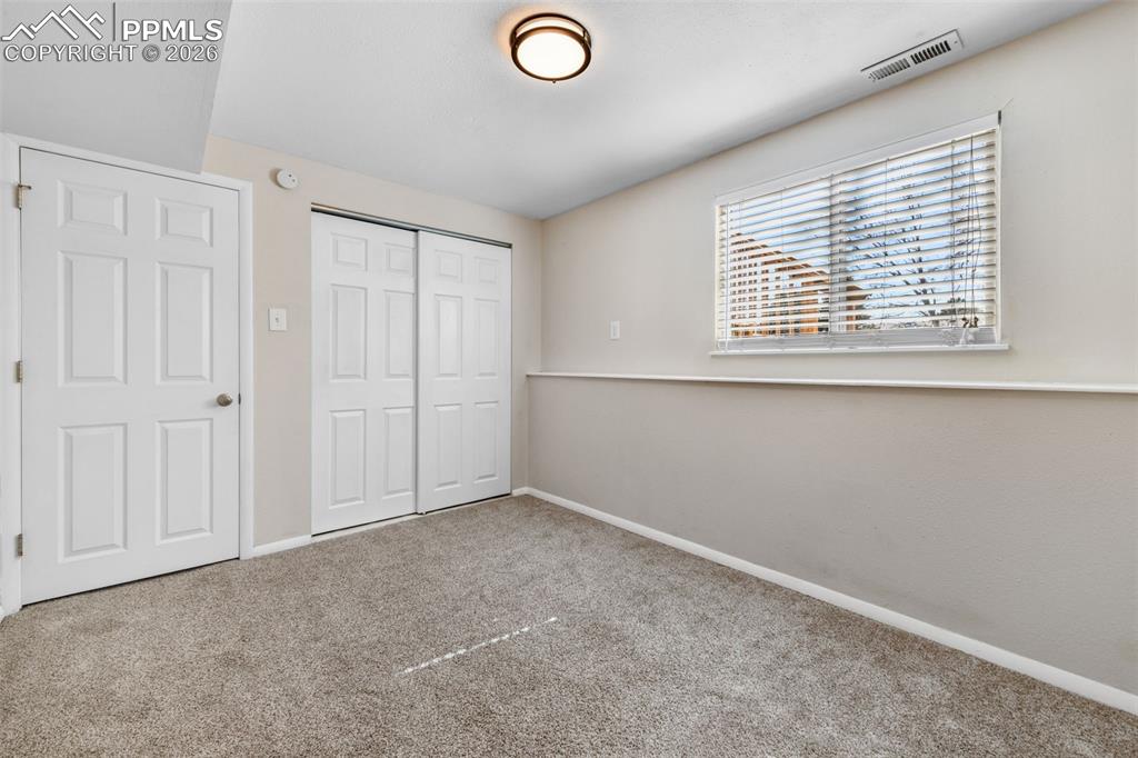 Image 26 of 50: Bathroom