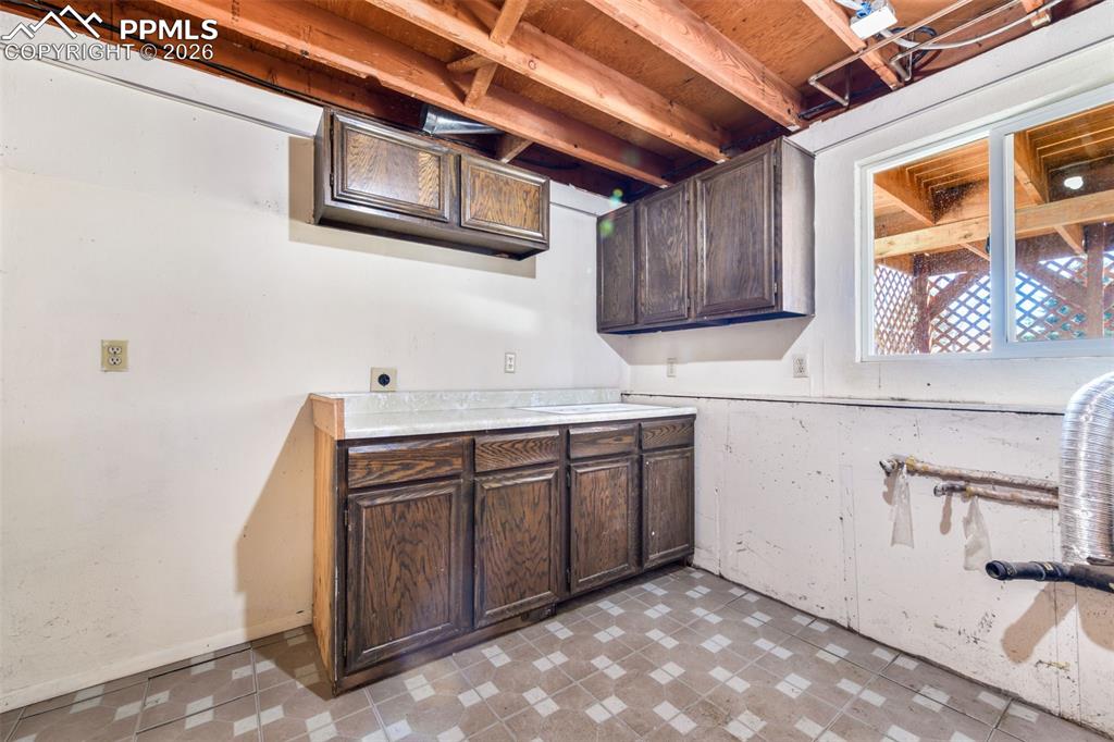 Image 27 of 50: Bathroom