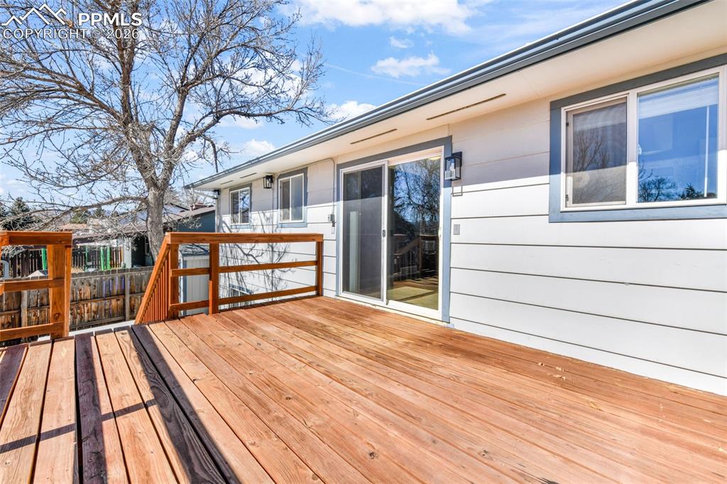 Image 29 of 50: Bedroom